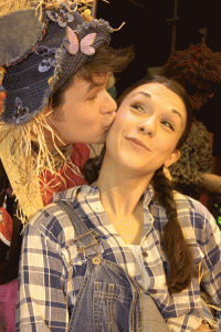 dorothy-and-scarecrow dorothy-and-scarecrow